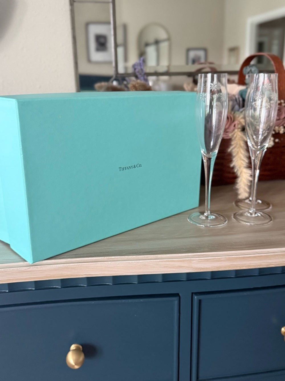 RARE Tiffany & Co. Clear Etched Floral Champagne Flutes with Blue Box set of 3 - Picture 2 of 6